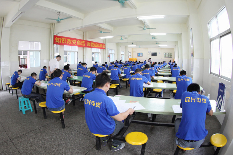 1438325711144823.jpg 考试现场2副本.jpg